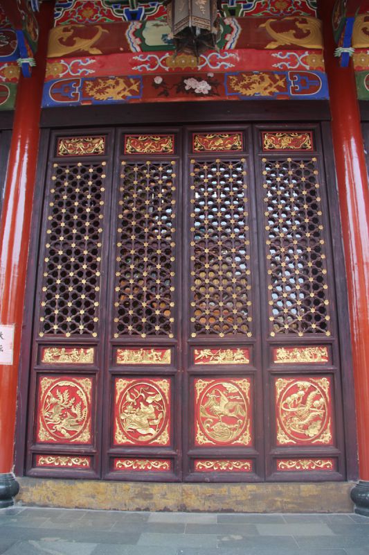 仿古門(mén)窗主要是使用的什么材質(zhì)
